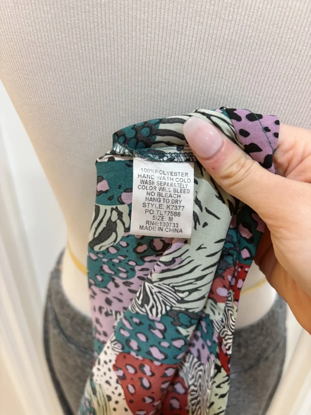 UMGEE Mixed Printed Green Multi-Color Blouse With Velvet Details Size M - Picture 11 of 11